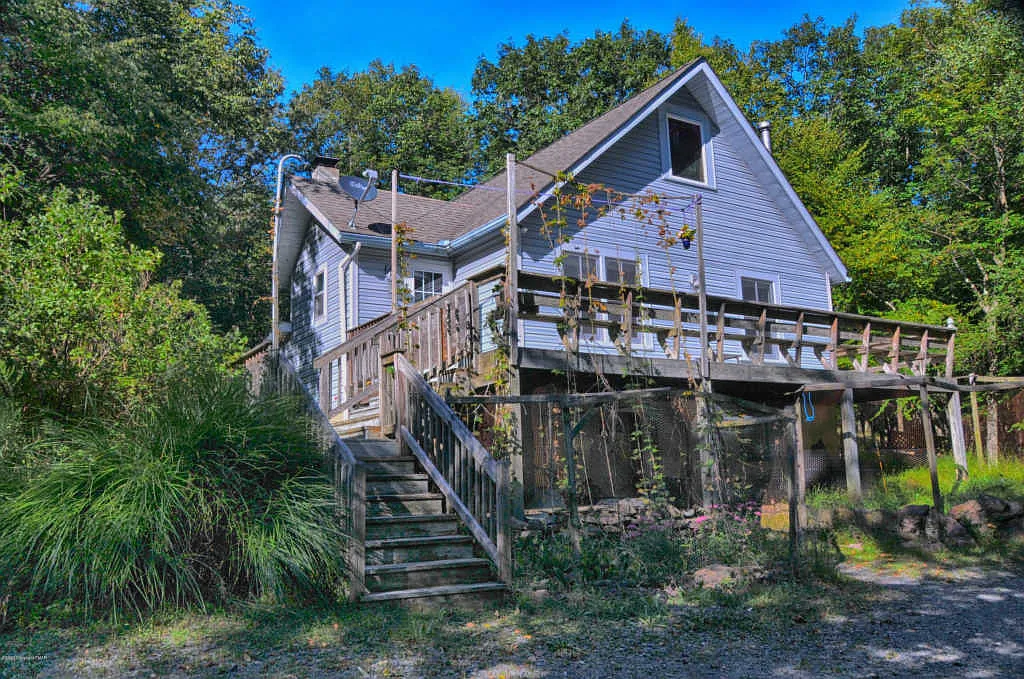 261 Winding Way photo 1