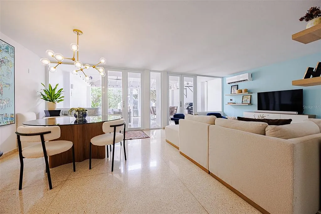 3 bed, 2.5 bath, 2126 sqft, $4,200 — Photo 4