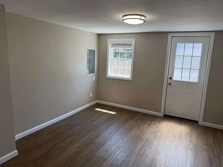 139 Claremont Ave — Photo 11