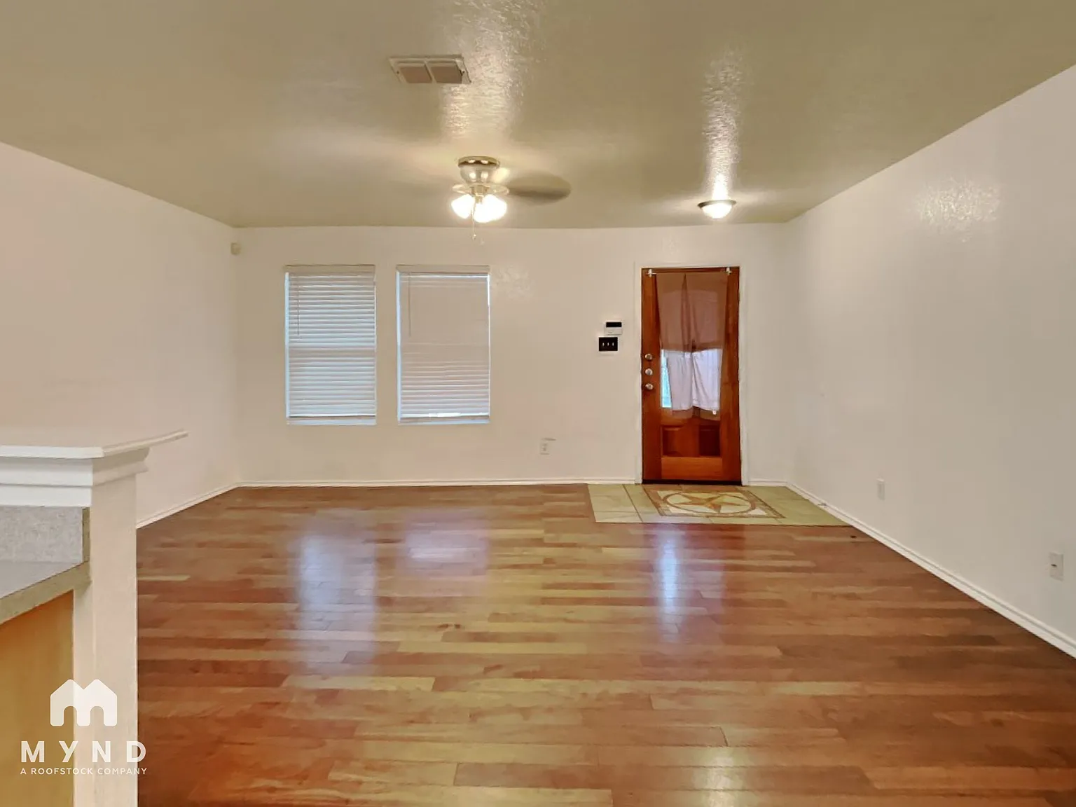 3 bed, 2.5 bath, 1547 sqft, $1,389 — Photo 2
