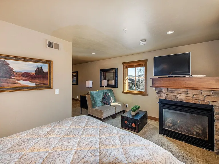 2260 Park Ave #17 — Photo 4