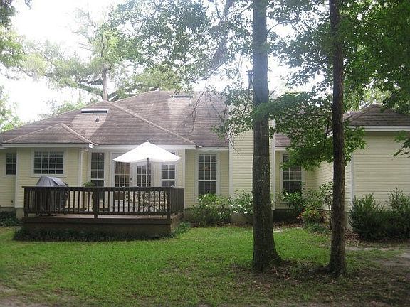 2nd image of 3825 Rosewood Cir