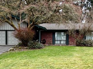 18107 NE 22nd St, Redmond, WA 98052