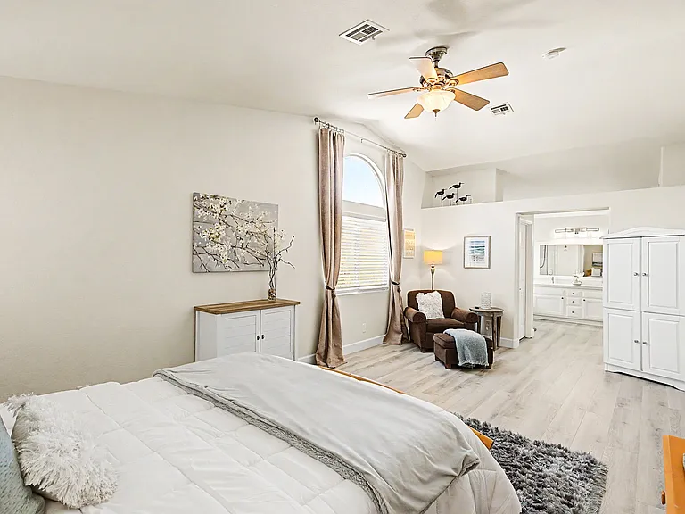 2025 Shining Feather Ln — Photo 40
