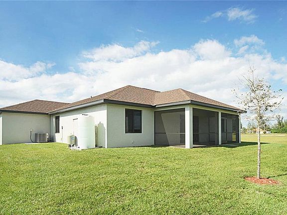 5th image of 2027 NW 32nd Ct