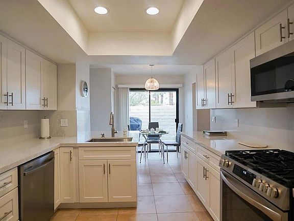 3rd image of 35528 Paseo Circulo