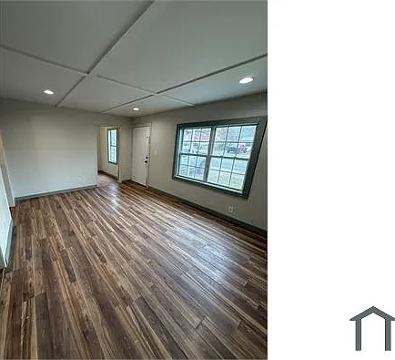 1916 Woodland Ave SW — Photo 1