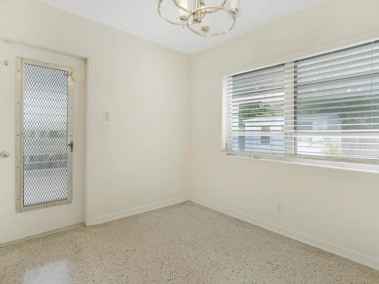 3410 Poinsettia Ave — Photo 11