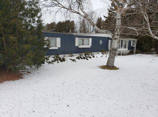 N8207 Willow Dr, Algoma, WI 54201