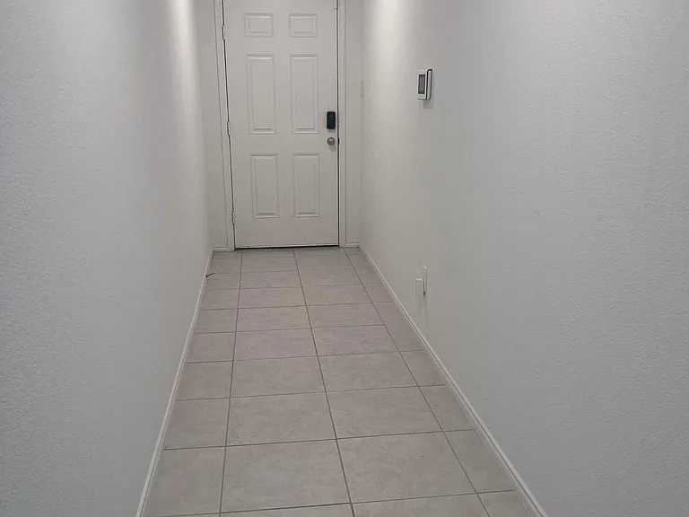 702 Odlozil Ln — Photo 4