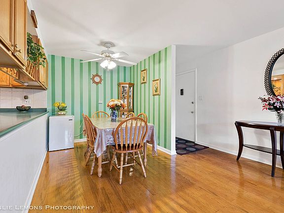 5th image of 973 Crimson Ct APT 201