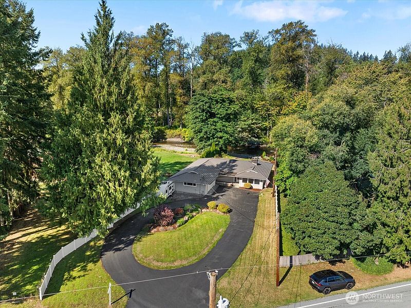 2nd image of 628 Russell Road