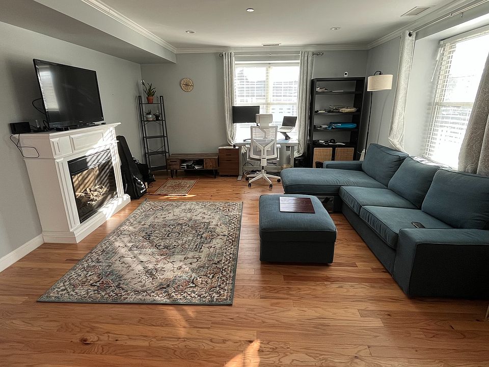 Living room / den