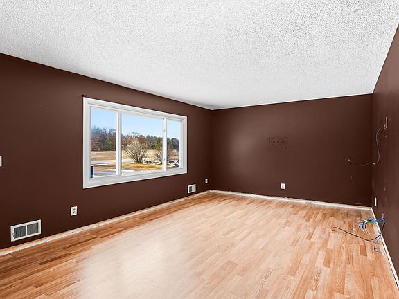 5th image of 9656 Fawn Lake Dr NE