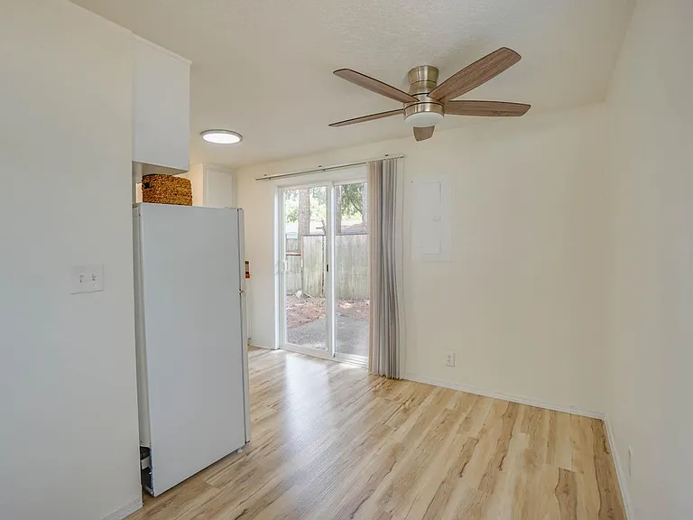 1655 Douglas St — Photo 17