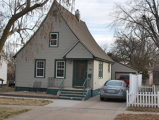 1st image of 716 W 30th St