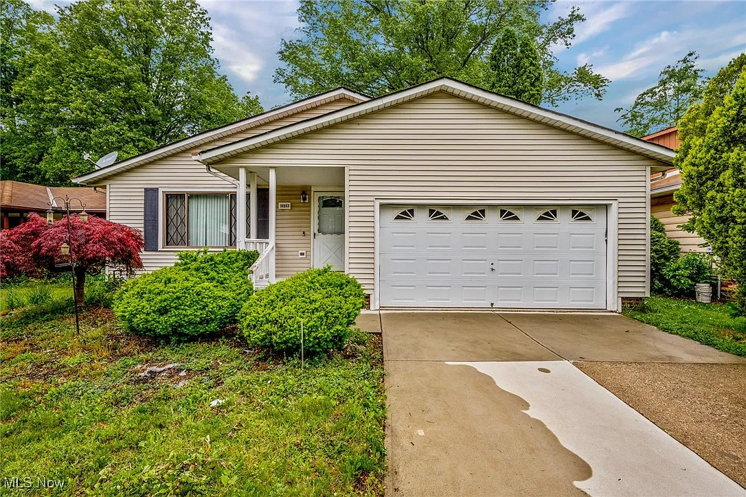 14943 Carol Dr photo 1