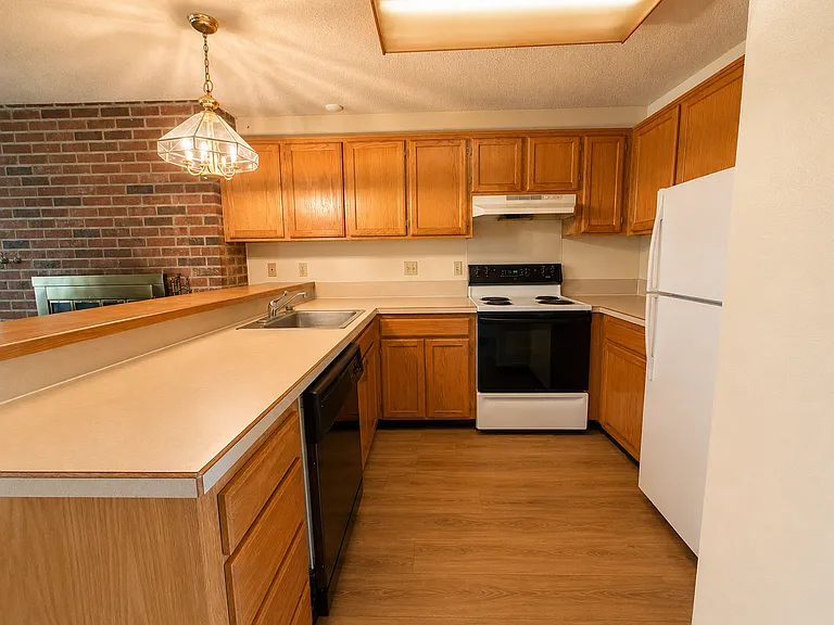 Tabor West Apartments — Photo 12