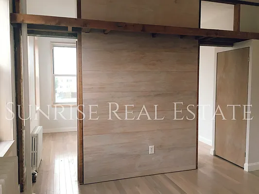 Rented by Sunrise Real Estate | media 34