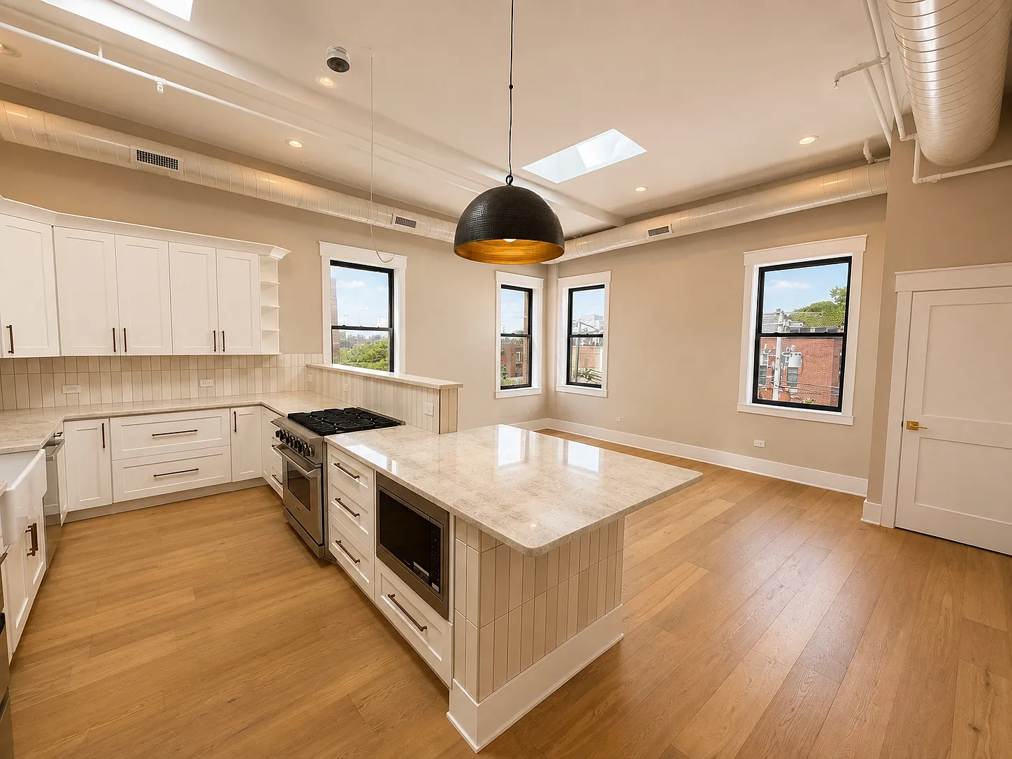 2 bed, 1250 sqft, $5,250 — Photo 2