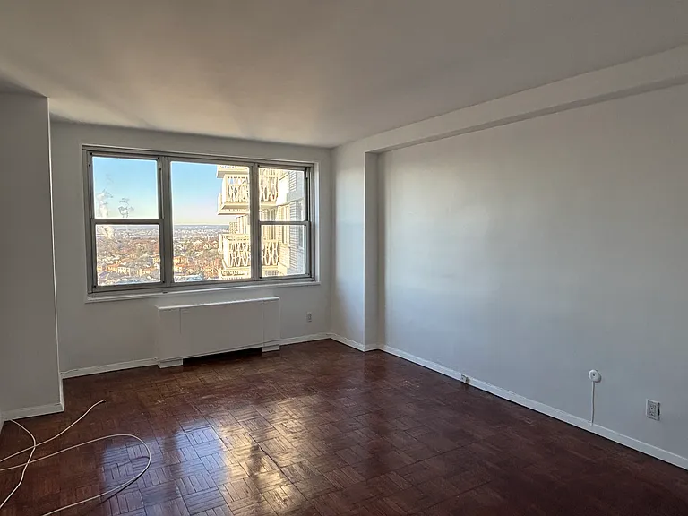 2000 Linwood Ave #14Y — Photo 10