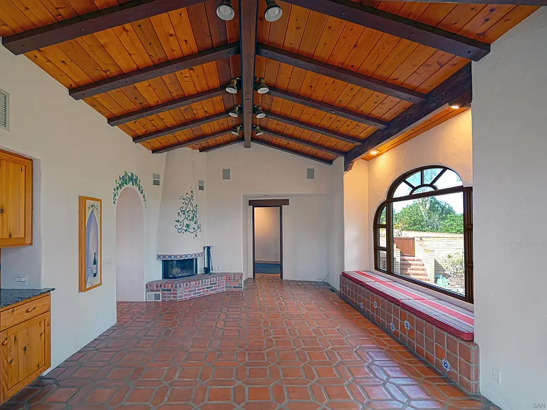 5443 Calzada Del Bosque — Photo 23