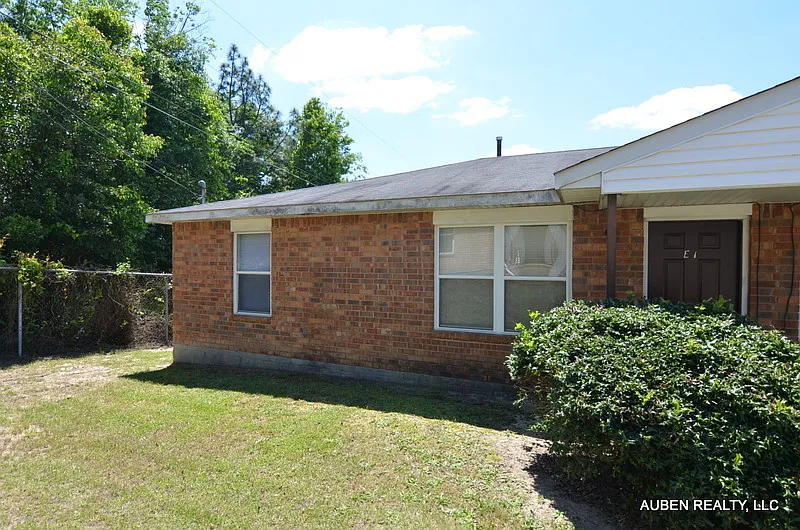 Section 8 Accepted Charming 2-Bedroom Home In Hill Place On Walden Drive — Photo 2