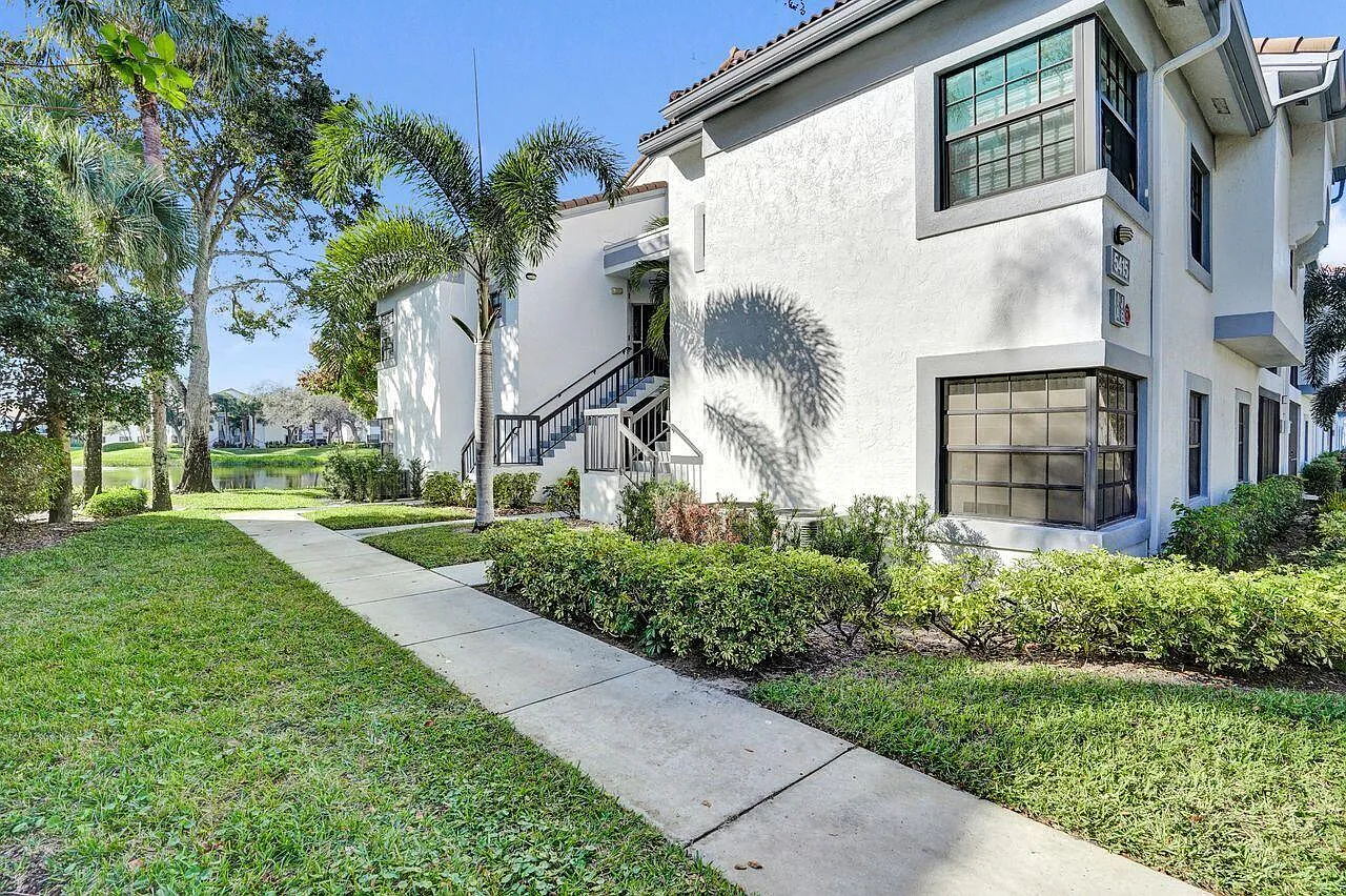 3 bed, 2.0 bath, 1134 sqft, $2,500 — Photo 2