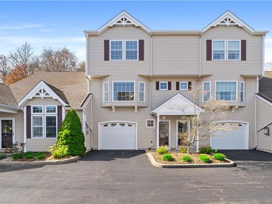 36 Fountain Dr #18, Westerly, RI 02891