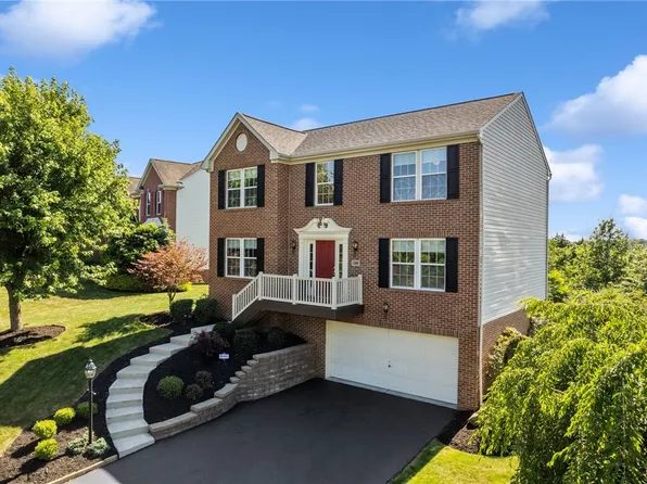 110 Foxtail Dr, Pittsburgh, PA 15239