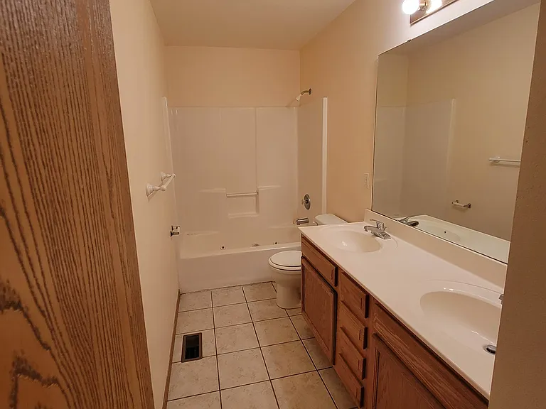421 Spring Creek Rd — Photo 4