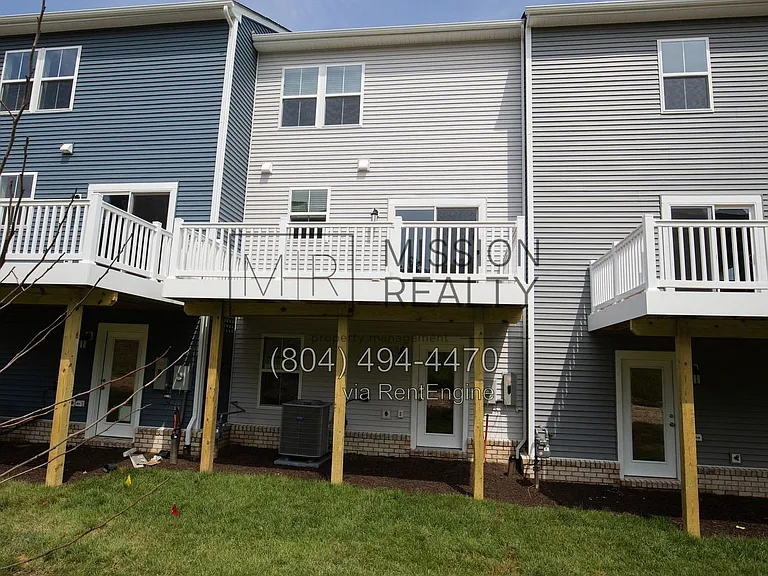 8756 Whitman Dr — Photo 30