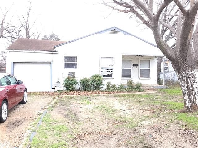 1st image of 1109 Fort Worth St