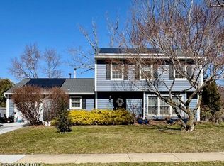 28 Standish Drive, Howell, NJ 07731