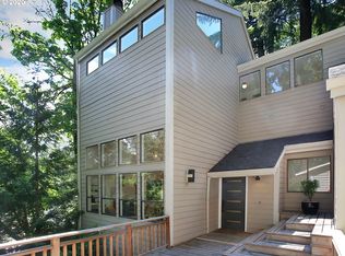 734 SW Cheltenham St, Portland, OR 97239