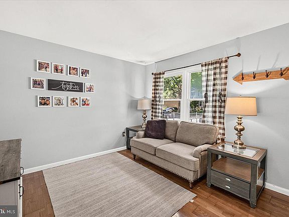 5th image of 42 Wenner Dr