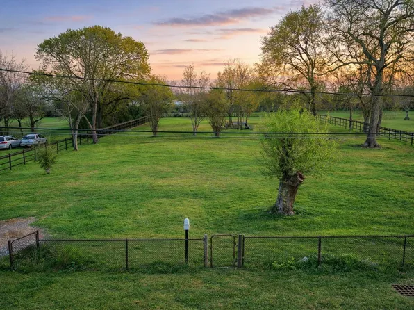 1003 Bowie St, Baytown, TX 77520