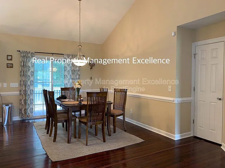 28 Clover Dr — Photo 5