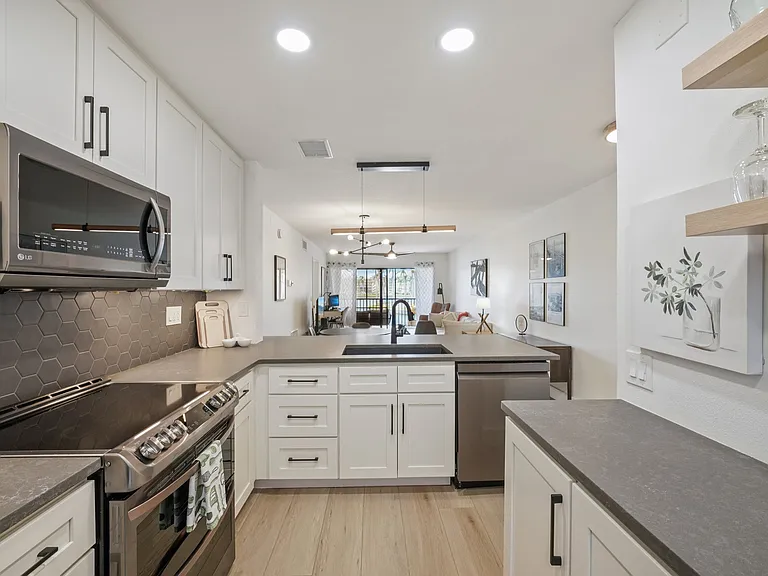 6277 Bahia Del Mar Blvd S #210 — Photo 13