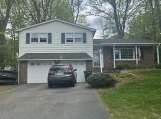 3 E Shore Rd, Lake Hopatcong, NJ 07849