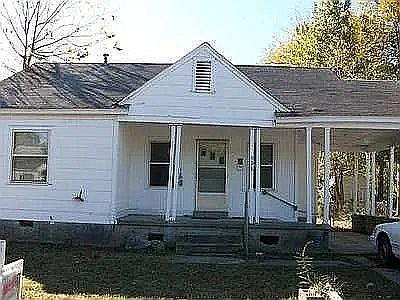 1st image of 908 W 28th Ave