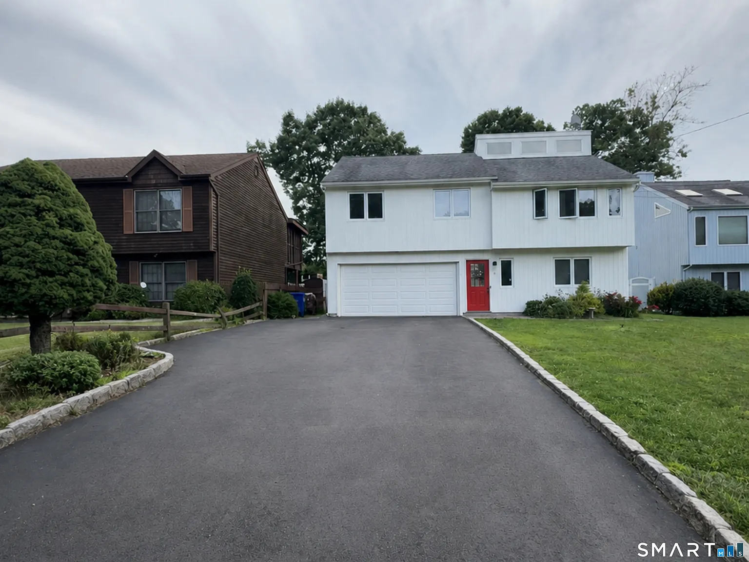 4 bed, 2.0 bath, 1717 sqft, $6,000 — Photo 2
