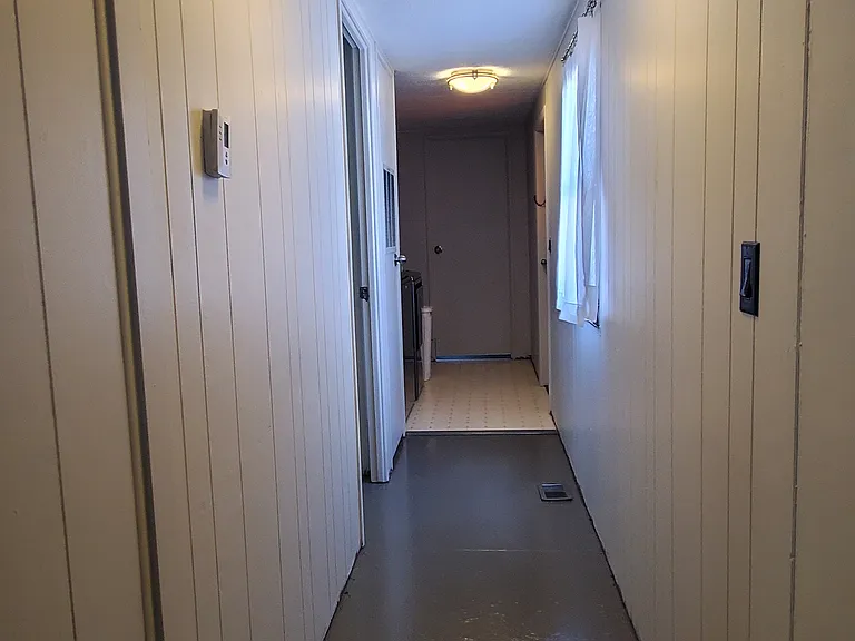 548 Westshore Rd — Photo 2