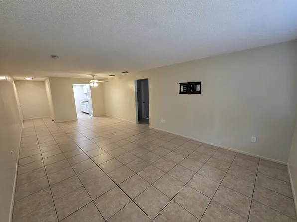 145 Pinellas Way N APT 7, Saint Petersburg, FL 33710
