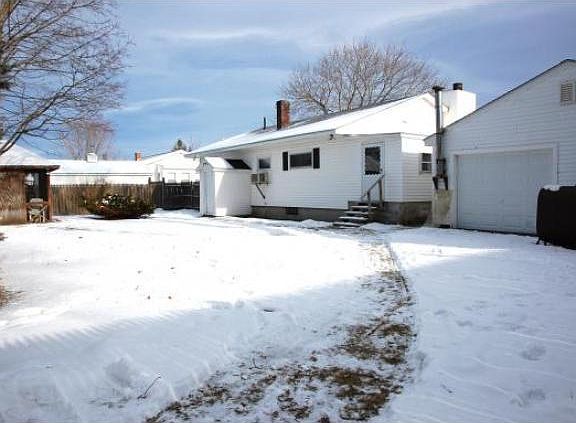 4th image of 16 Fairview St