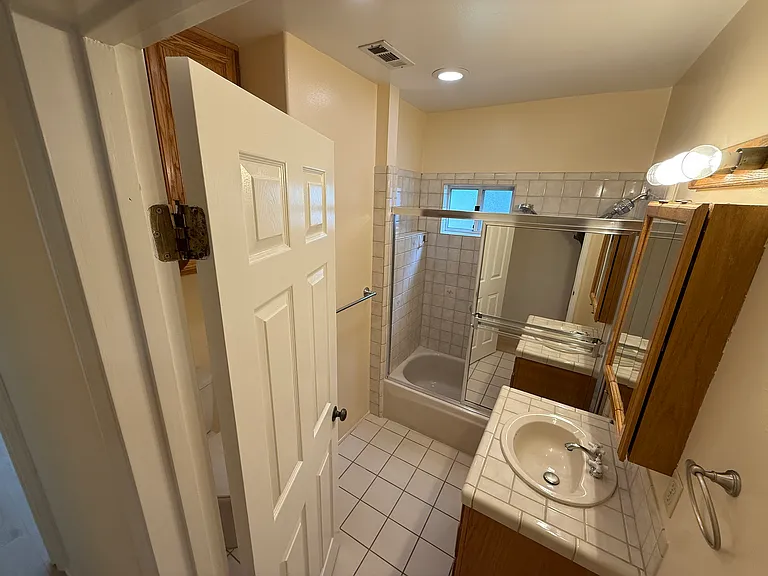 385 Eaton Dr — Photo 18