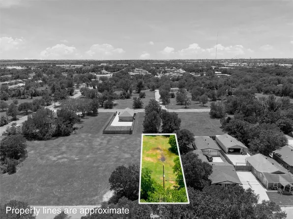 2621 S 7th St, Waco, TX 76706