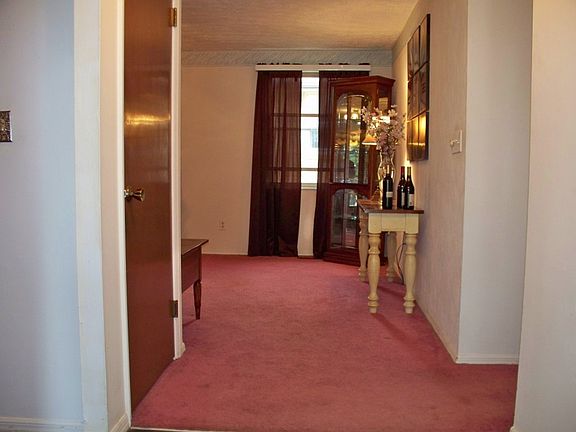 5th image of 1134 Robinette Ave