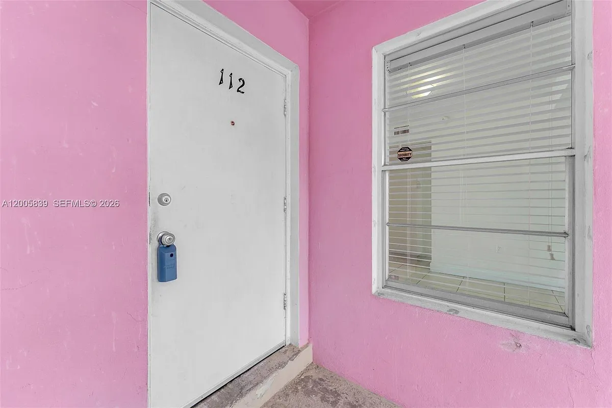 Building Photo - 7560 SW 82nd St #G112