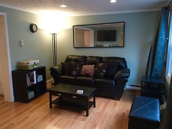 3rd image of 40 Palisades St